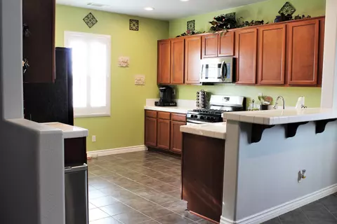 3053 E Nugent St, Lancaster, CA 93535 photo 7