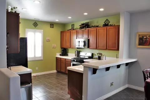 3053 E Nugent St, Lancaster, CA 93535 photo 9