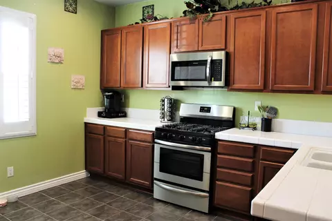 3053 E Nugent St, Lancaster, CA 93535 photo 4