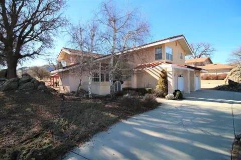 28800 Shannon Ct, Tehachapi, CA 93561 photo 3