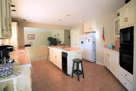28800 Shannon Ct, Tehachapi, CA 93561 photo 4