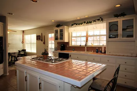 28800 Shannon Ct, Tehachapi, CA 93561 photo 6