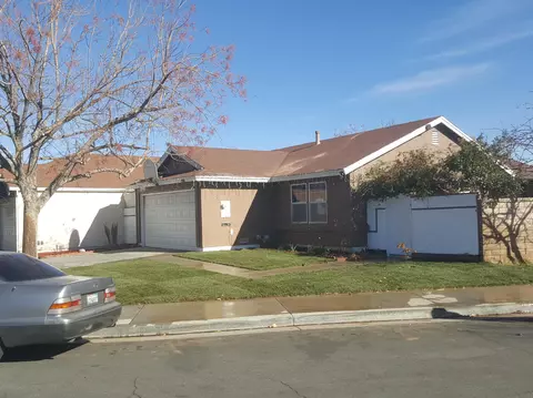 2619 Juniper Dr, Palmdale, CA 93550 photo 4