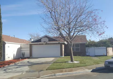 2619 Juniper Dr, Palmdale, CA 93550 photo 2