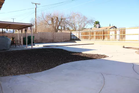 38703 E 2nd St, Palmdale, CA 93550 photo 3
