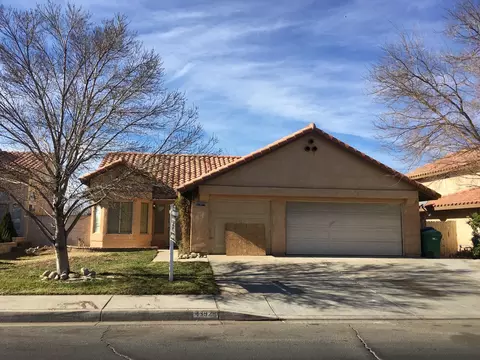 43929 5th St E, Lancaster, CA 93535 photo 1