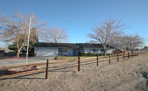 40504 E 152nd St, Lancaster, CA 93535 photo 2