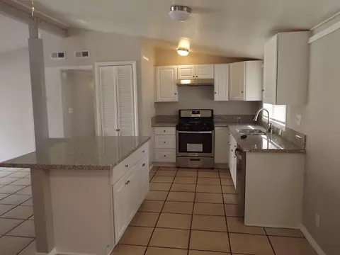 44602 E 2nd St, Lancaster, CA 93535 photo 3