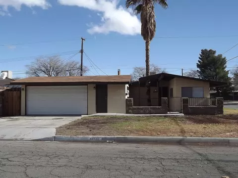 44602 E 2nd St, Lancaster, CA 93535 photo 2