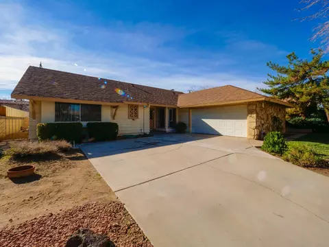 1026 E Avenue J5, Lancaster, CA 93535 photo 3