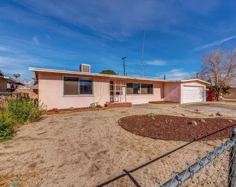 2139 Sweetbrier St, Palmdale, CA 93550 photo 4