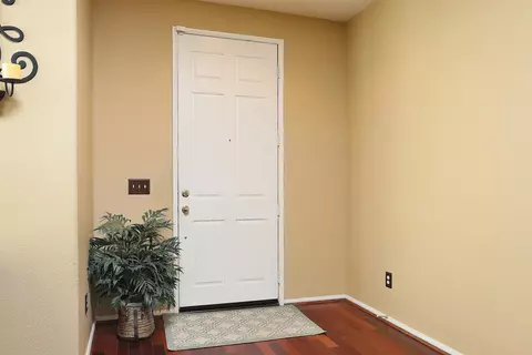 7554 Ridge View Dr, Lancaster, CA 93536 photo 2