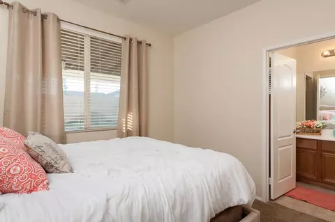 4024 Jonathon St, Lancaster, CA 93536 photo 11