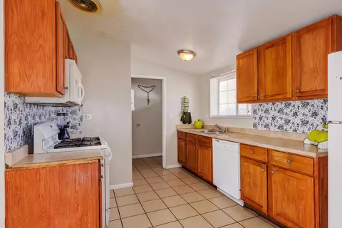 38462 32nd St E, Palmdale, CA 93550 photo 4