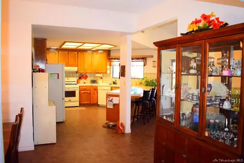 21920 Mid Way, Tehachapi, CA 93561 photo 6