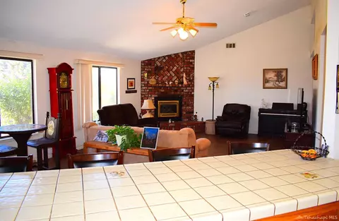 21920 Mid Way, Tehachapi, CA 93561 photo 11