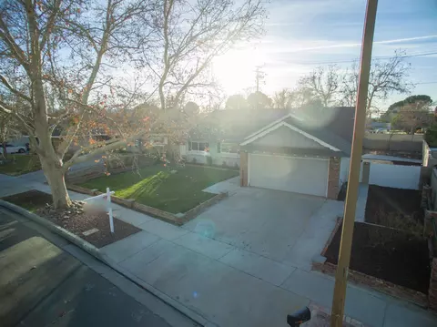 43733 Lively Ave, Lancaster, CA 93536 photo 2