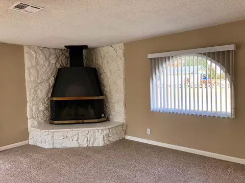 44437 Fenhold St, Lancaster, CA 93535 photo 8