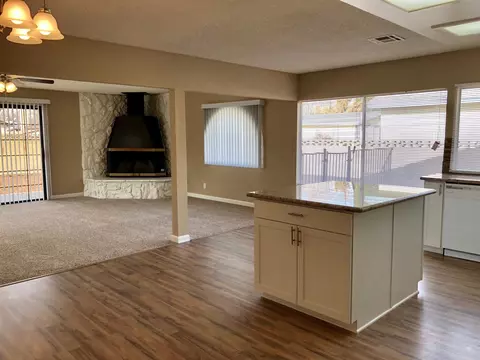 44437 Fenhold St, Lancaster, CA 93535 photo 5