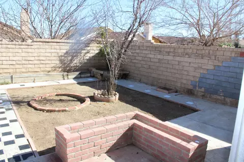 37158 26th St E, Palmdale, CA 93550 photo 33