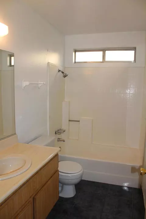 37158 26th St E, Palmdale, CA 93550 photo 28