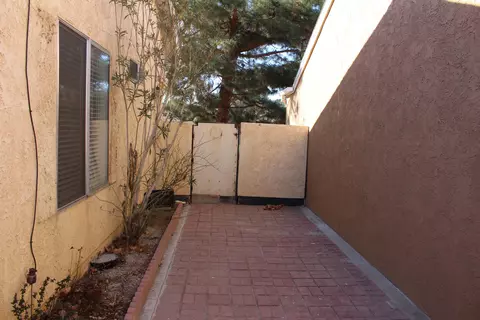 37158 26th St E, Palmdale, CA 93550 photo 30