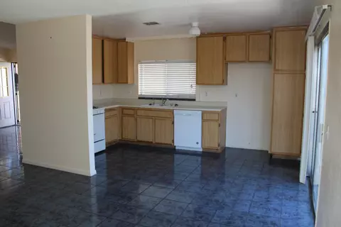 37158 26th St E, Palmdale, CA 93550 photo 10