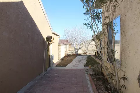 37158 26th St E, Palmdale, CA 93550 photo 31