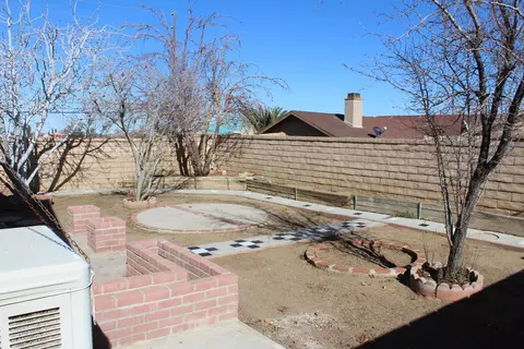 37158 26th St E, Palmdale, CA 93550 photo 32