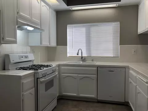 45127 Bevington Ave, Lancaster, CA 93535 photo 5