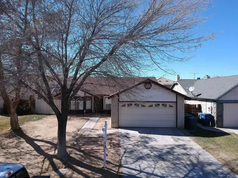 45127 Bevington Ave, Lancaster, CA 93535 photo 1