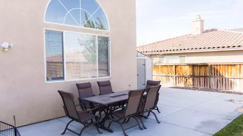 5653 Lighthouse Ln, Palmdale, CA 93552 photo 9