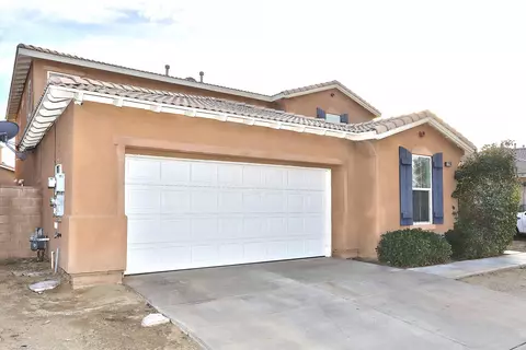 2726 E Newgrove St, Lancaster, CA 93535 photo 4