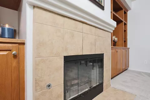 2726 E Newgrove St, Lancaster, CA 93535 photo 12