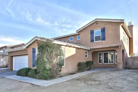 2726 E Newgrove St, Lancaster, CA 93535 photo 2