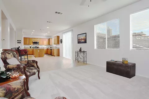 2726 E Newgrove St, Lancaster, CA 93535 photo 13