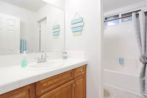 2726 E Newgrove St, Lancaster, CA 93535 photo 31