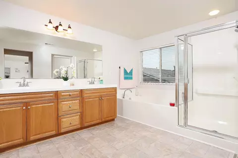2726 E Newgrove St, Lancaster, CA 93535 photo 26