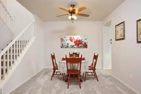 2726 E Newgrove St, Lancaster, CA 93535 photo 9