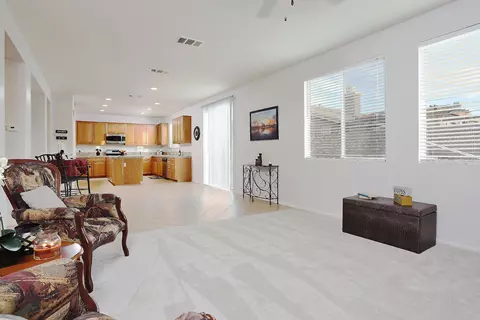 2726 E Newgrove St, Lancaster, CA 93535 photo 14