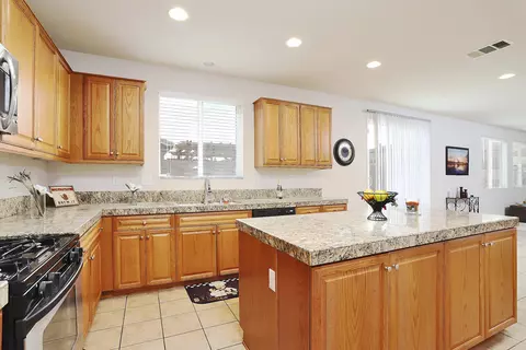 2726 E Newgrove St, Lancaster, CA 93535 photo 20