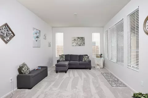 2726 E Newgrove St, Lancaster, CA 93535 photo 8