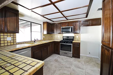3327 Brittany Ln, Lancaster, CA 93536 photo 10