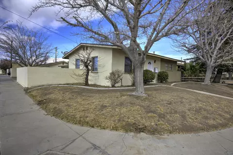 45105 Spearman Ave, Lancaster, CA 93534 photo 2