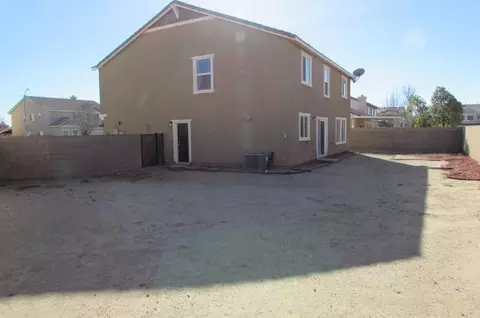 43145 Yaffa St, Lancaster, CA 93535 photo 2