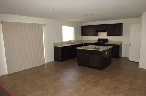43145 Yaffa St, Lancaster, CA 93535 photo 3