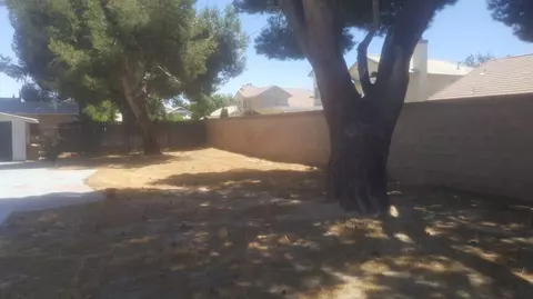 1122 E Avenue K, Lancaster, CA 93535 photo 3