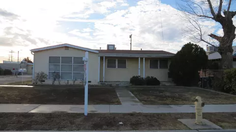 45123 Trevor Ave, Lancaster, CA 93534 photo 2