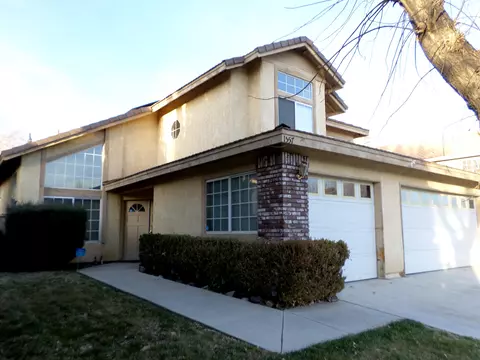1557 Silvia Ave, Lancaster, CA 93535 photo 2