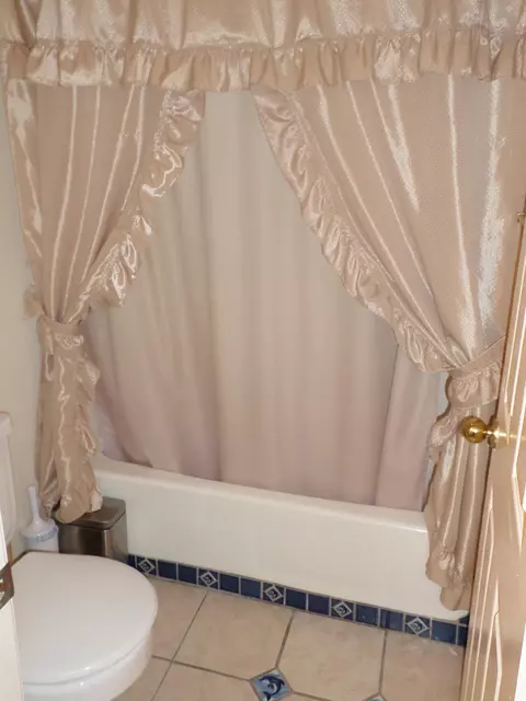 1557 Silvia Ave, Lancaster, CA 93535 photo 11